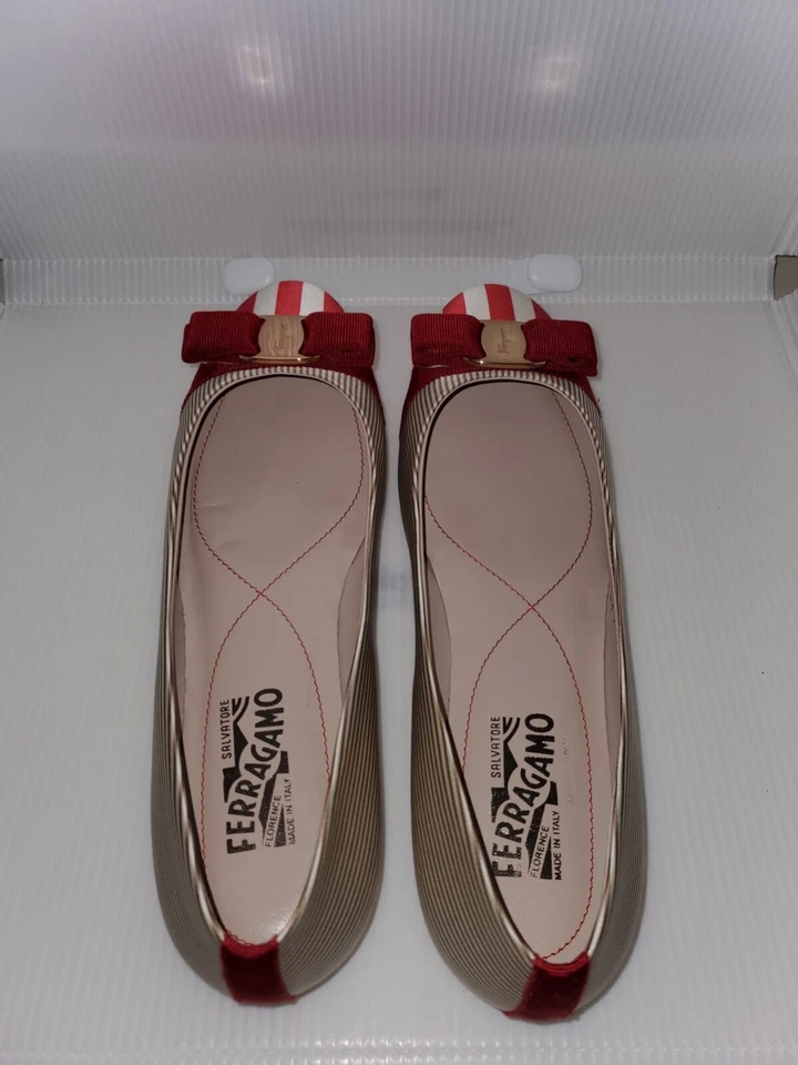 NUEVO Salvatore Ferragamo Varina Rojo y Beige Pisos | Talla EE. UU. 10.5 Foto 2 de 4
