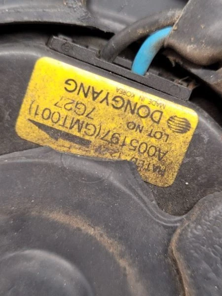 2006-2011 CHEVROLET HHR Radiator Fan Motor Fan Assembly 25784660 - Image 2 of 4