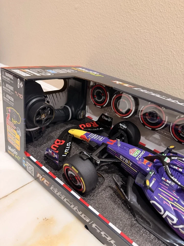 Maisto Red Bull Racing RB19 Sergio Pérez #11 - 1:10 RC Car - Vegas - F1 - NEW - Image 2 of 4