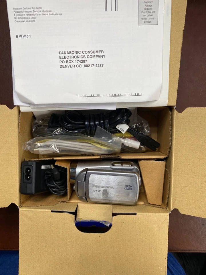 Panasonic SDR-S15 Handheld High Definition YouTube Camcorder With Charger -BOXED - Image 2 of 4