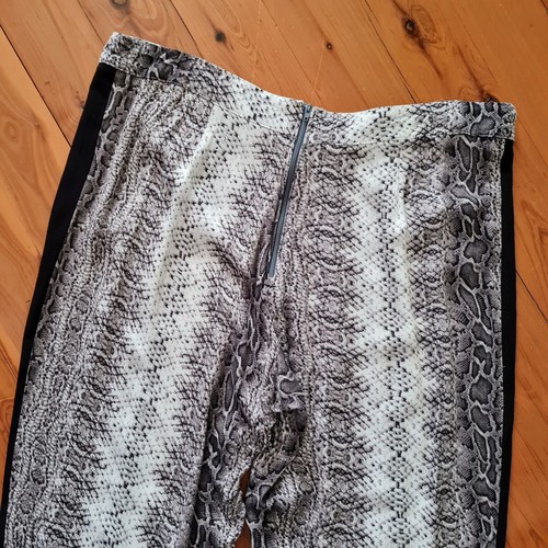 Women's size 14 'INDIKAH' Gorgeous snakeprint pants with black side trim - EUC - Picture 4 of 6
