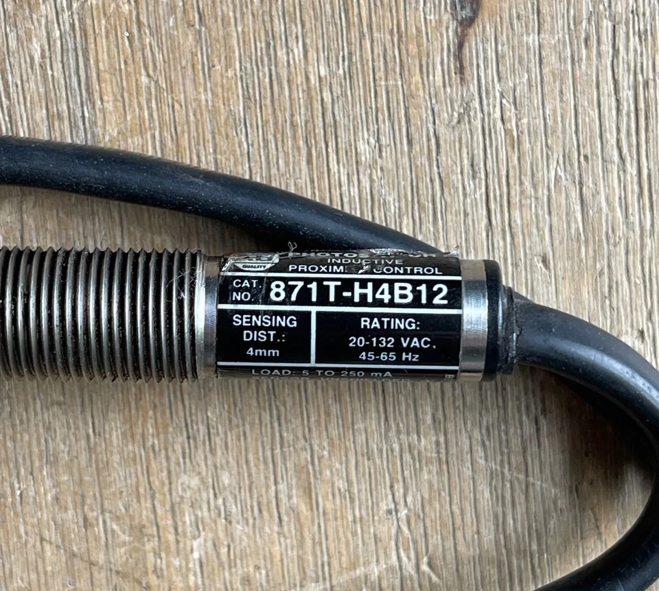 ALLEN BRADLEY 871T-H4B12 INDUCTIVE PROXIMITY SENSOR - Image 3 of 4