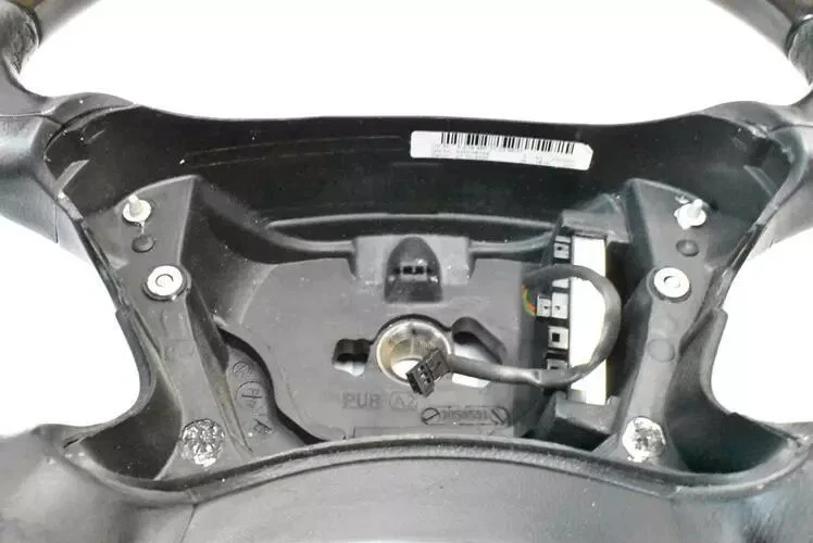 03-09 Volante Mercedes W219 CLS550 CLS63 AMG negro A2194602103 OEM Foto 2 de 4