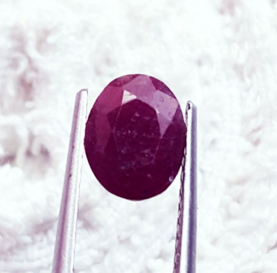 Loser Edelstein 100% Natürliche Rubin Oval Schliff 2.05 CT Zertifiziert Mit Frei