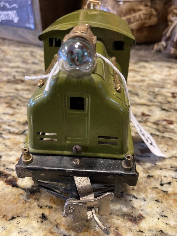 Pre War Lionel 252 Engine, 530 Observation & two 529 Coaches