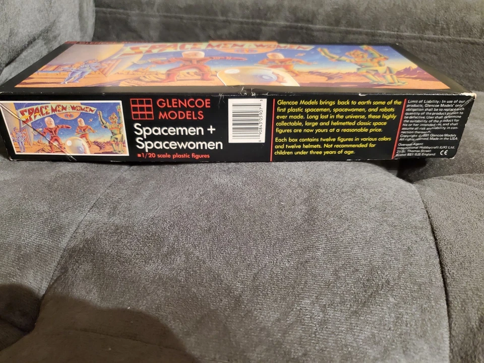 Vintage Glencoe Models Spacemen + Spacewomen 1/20 Scale Plastic Figures, Rare - Image 3 of 4