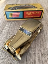 Vintage Japan 1935 Cadillac Tin Friction With Box
