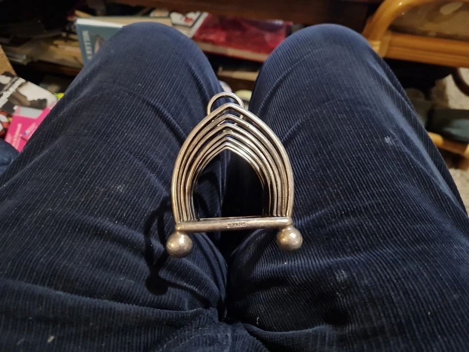 5 Inchong Approx Gothic Style Ball Footed 6 Slice toast Rack. - image 2 of 4