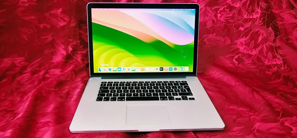 Apple MacBook Pro 15" 2012 · i7 · 8GB · 256GB, photo 2 sur 5