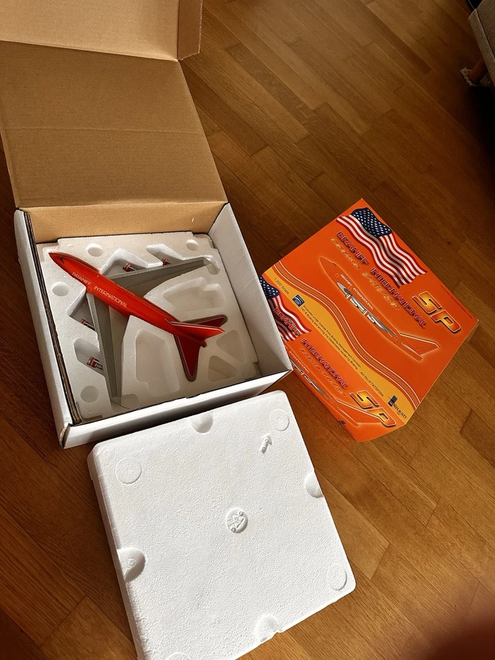 1:200 Inflight 200 Braniff Boeing 747 SP metallo usato antenna mancante - Immagine 2 di 3