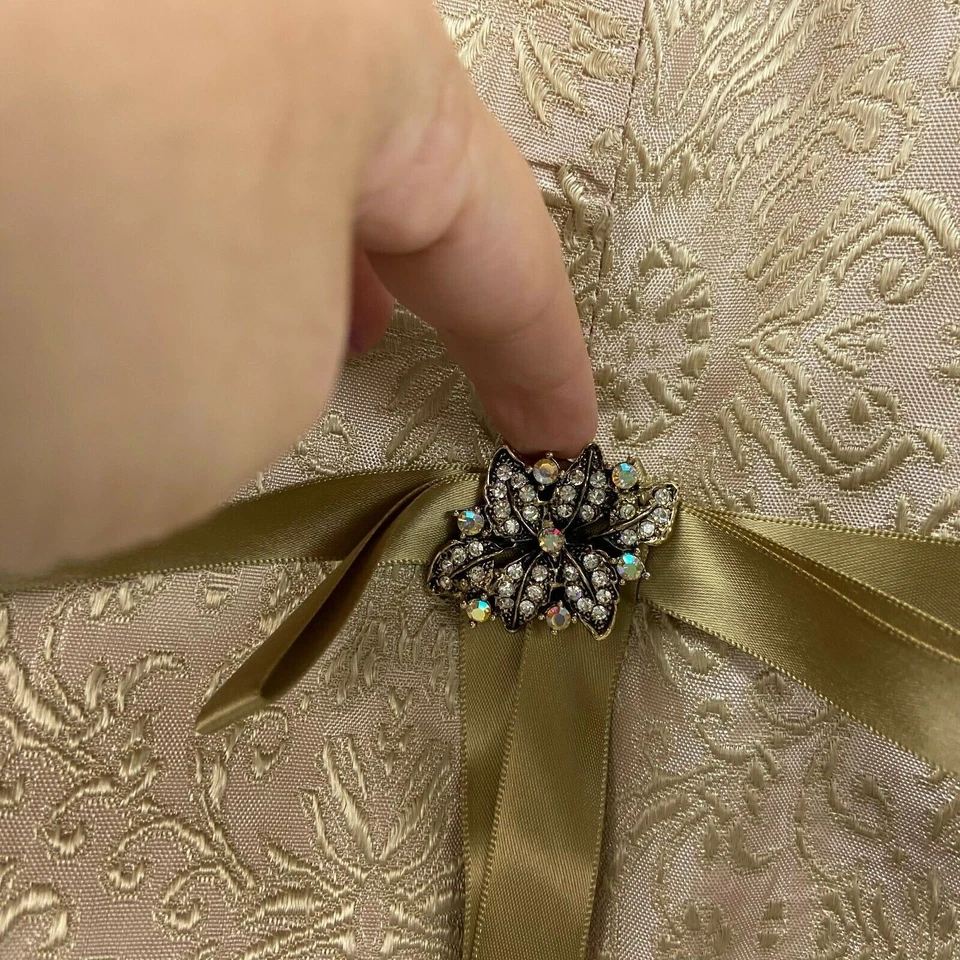 David's Bridal 2 Womens Gold Baroque Halter Formal Bridesmaid Dress - Imagem 3 de 4