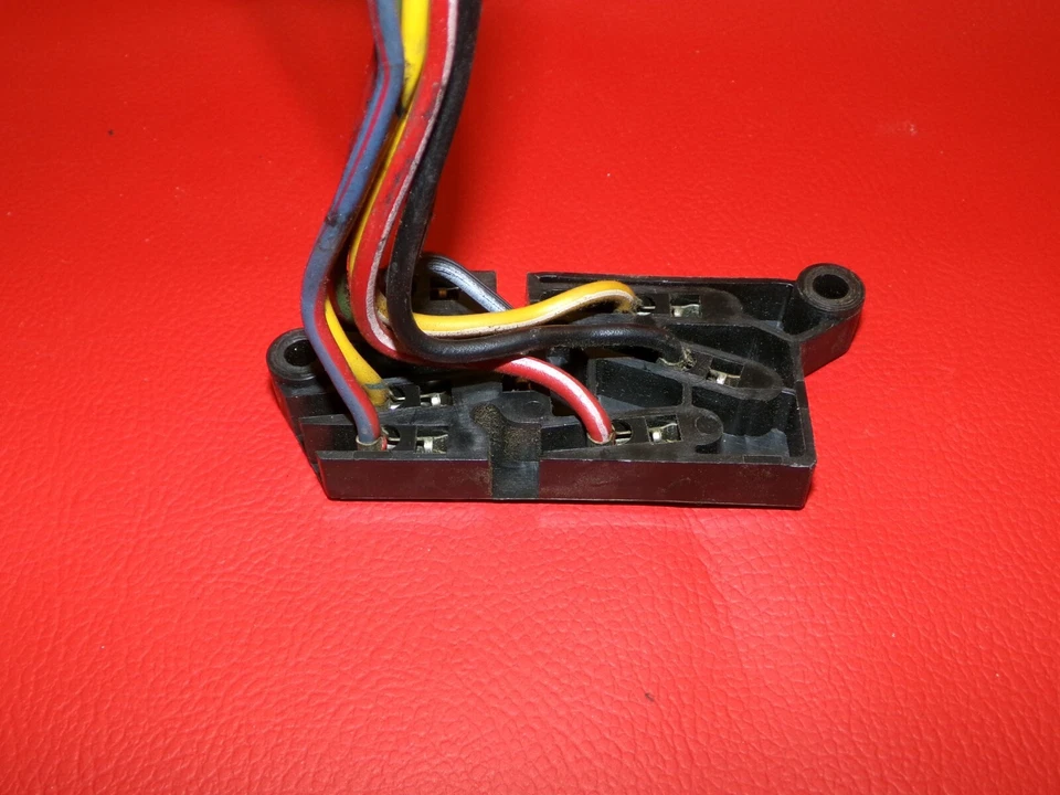 1980-89 LINCOLN TOWN CAR MARK VI OEM POWER SEAT SWITCH PIGTAIL PLUG CONNECTOR ,. Foto 3 de 4