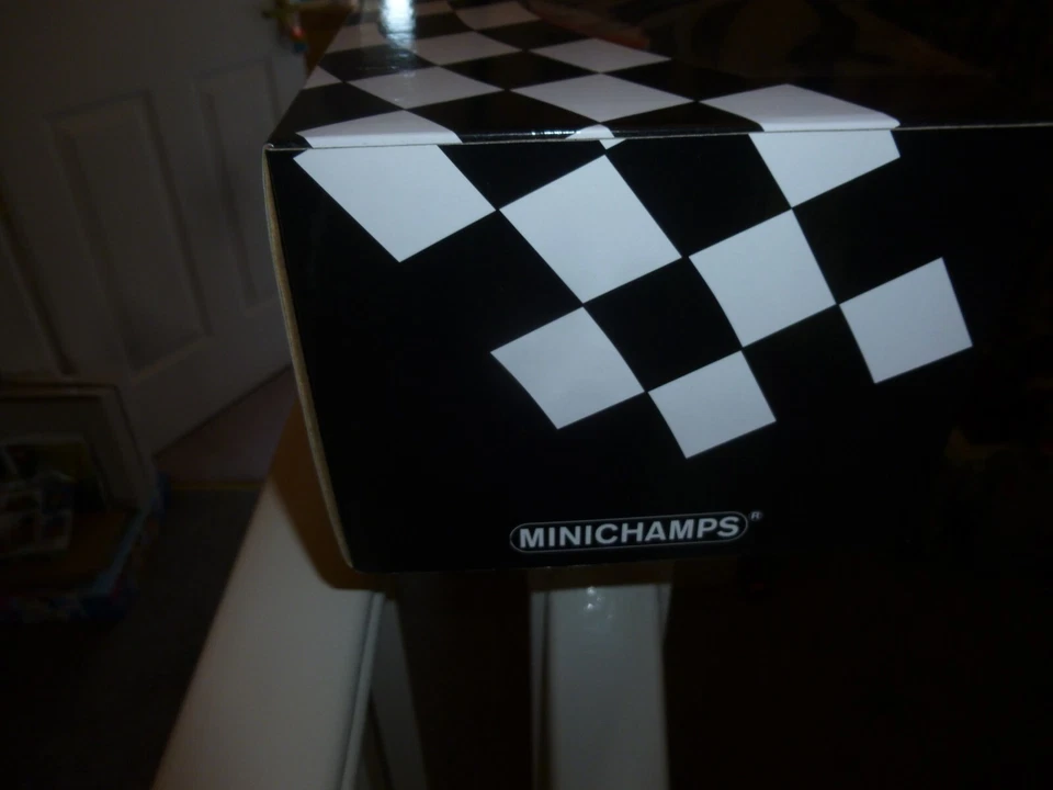 Minichamps 18th James Hunt World Champion Collection McLaren Ford M23 - Image 4 of 4