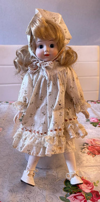 Princess House Porzellan Puppe. H: 35cm