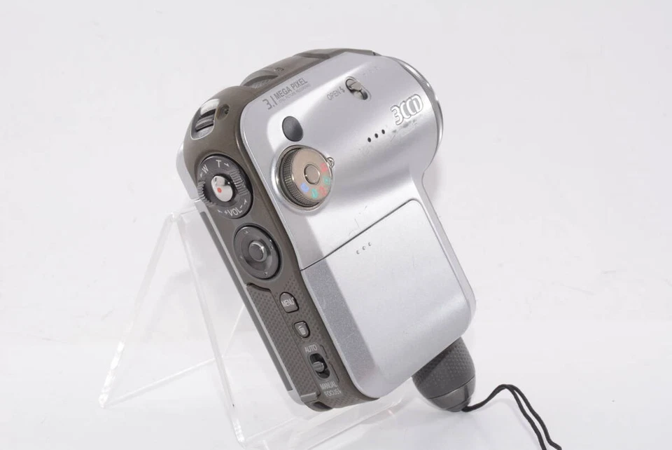 Panasonic SDR-S200-S SD Camcorder Video Camera silver Used from Japan - Image 2 of 4