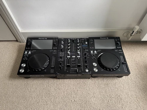 Pioneer XDJ-700 & DJM-450 Bundle