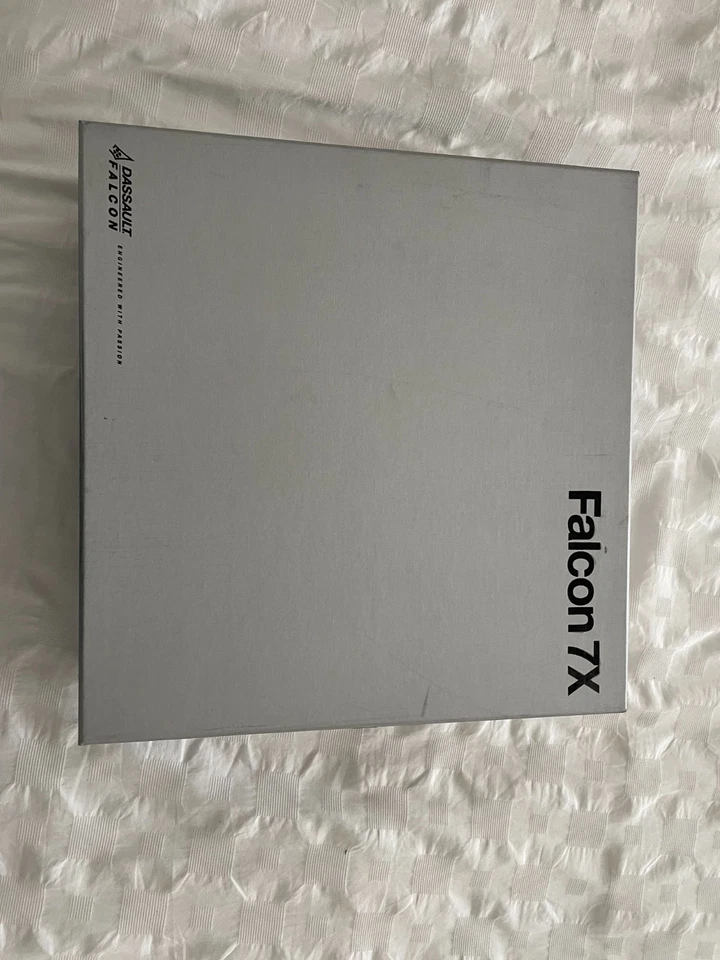 Maquette Avion d'Affaires Falcon 7X Dassault Aviation au 1/72 Résine (Cassé) - Photo 4/4