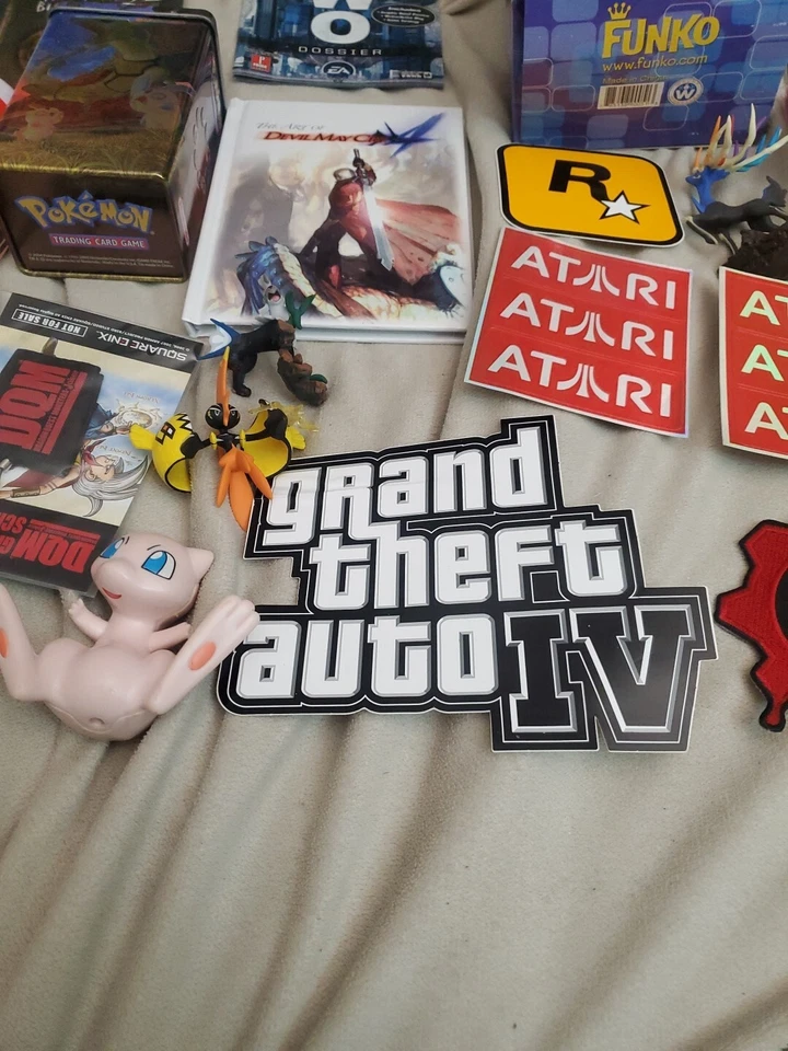 Lot Of 32 Video Game Item Lot - Promo / Merchandise - Pokemon / Zelda / GTA /Etc - Image 3 of 4