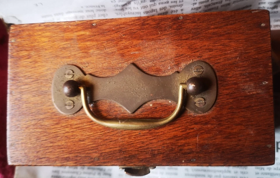 JEU ANCIEN DE BISTROT D'ESTAMINET 13 PALETS EN Fonte. NUMEROTS  1 A 12 et Maître - Photo 4/4