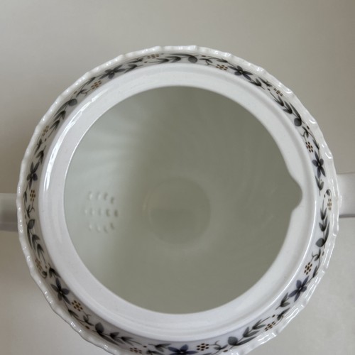Royal Worcester Petite Fleur Made In England Fine Bone China Tea/Coffee Pot Lid - Picture 7 of 17