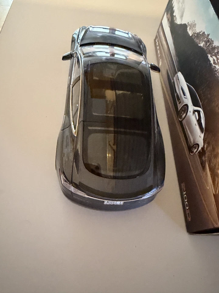 Tesla Diecast Modelo S P100D Escala 1:18 Medianoche Plata Metálico (Gris) Nuevo En Caja Foto 4 de 4