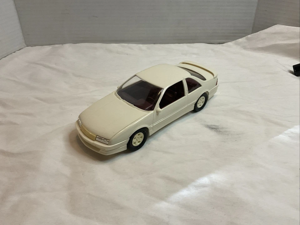 1990 GtZ Beretta Dealer Promo Model Car 1/25 (213) - Image 2 of 4
