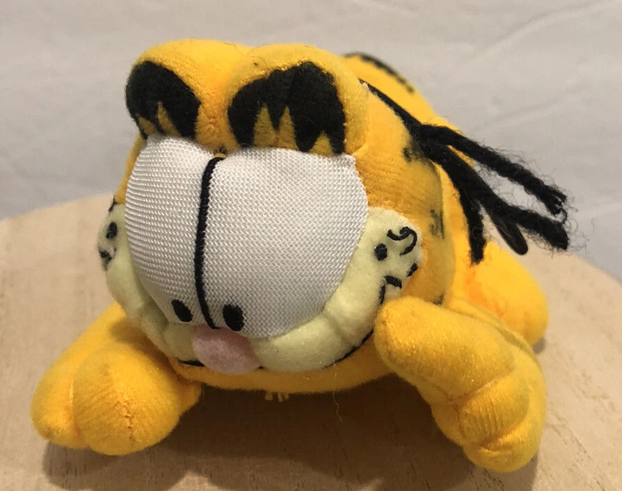 Peluche Garfield 5" con bolsa en la parte inferior y también se puede colgar Foto 3 de 4