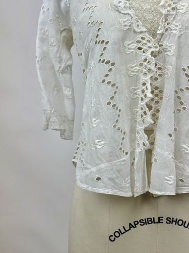 Antique Edwardian white cotton embroidered blouse w/ Lace Panels Scalloped Hems - Picture 3 of 17
