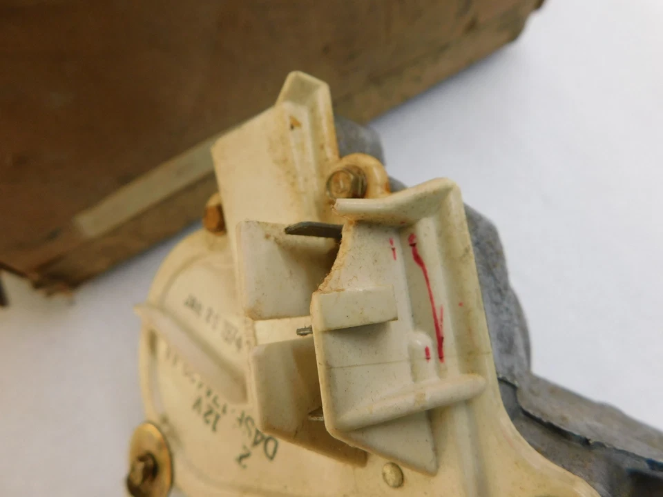 NOS OEM Ford 1974 1975 1976 Thunderbird + Lincoln Mark IV Windshield Wiper Motor - Image 4 of 4