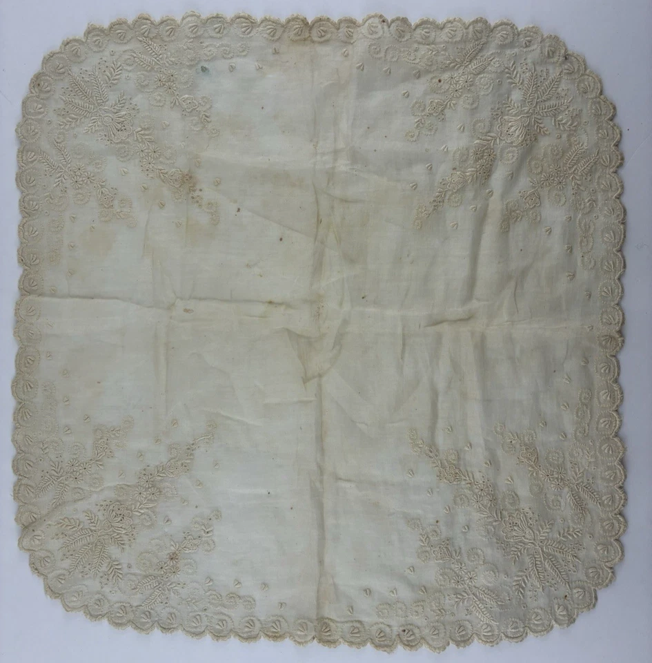 Antique Hand Embroidered Lace Handkerchiefs and Lace Remnants, Period Clothing - Image 3 of 4