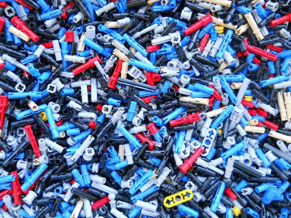 LEGO lot of 200 Technic Mindstorms Pins Axle Pegs Pins Clips Connector - Image 2 of 3