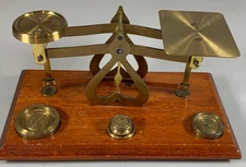 Vintage "Warranted Accurate" Brass & Wood Postal Scale Made in England w Weights