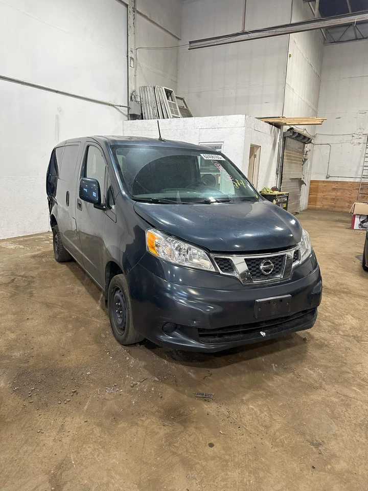 Used Washer Fluid Reservoir fits: 2018 Nissan Nv200 Cargo van SV level sensor Gr Foto 2 de 4