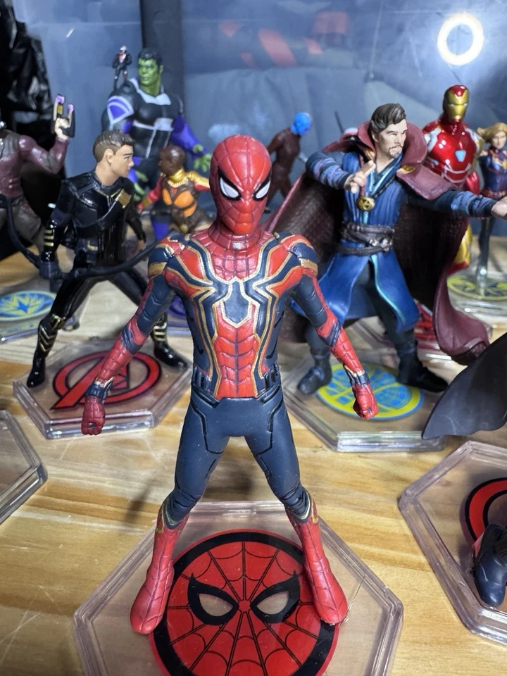 Lote de 19 figuras de acción Marvel Avengers, Hulk Thanos, Iron Man, Spider-Man ¡MÁS! Foto 4 de 4