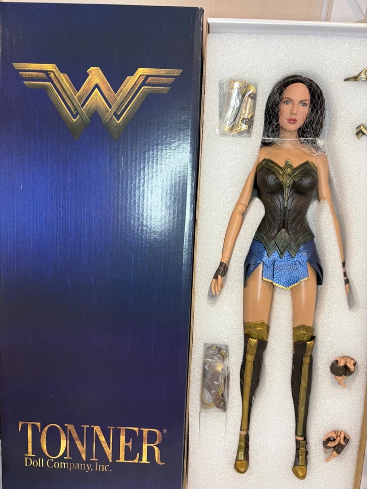Tonner Wonder Woman #1 Gal Gadot Foto 3 de 4