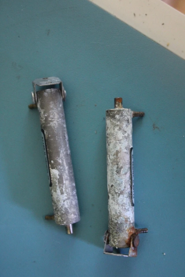 TOP FLITE TOPQ8276 DC-3 GOLD RETRACTS PAIR LANDING GEAR TOP Q8276 8276 *RUST* - Image 3 of 4