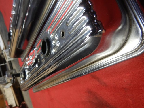 PR 87-99 GM Performance Proform 141-107 Center Bolt SB Chevy Chrome Valve Covers - Picture 7 of 11