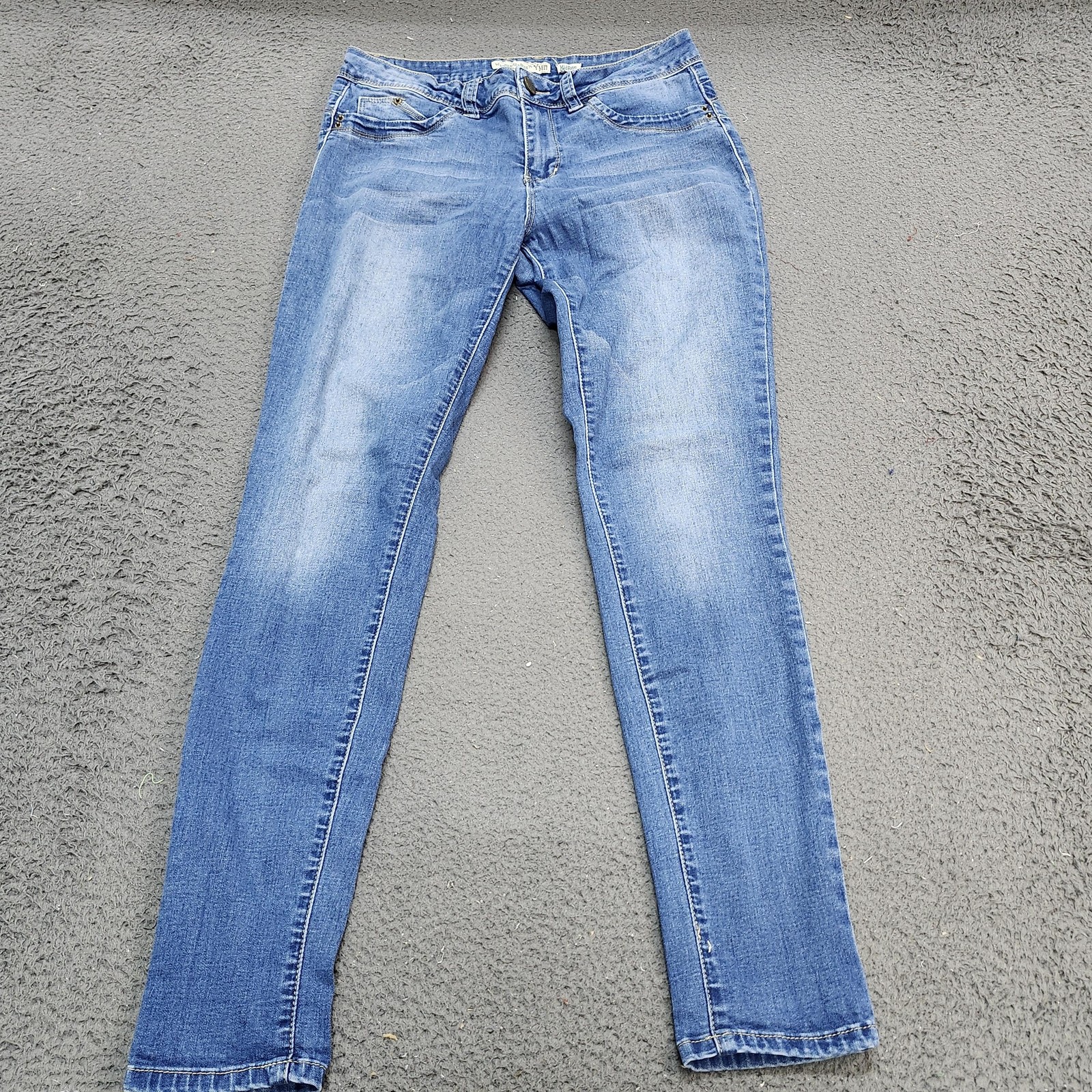 YMI WannaBttaButt Jeans Juniors 7 Blue Medium Wash Mid Rise Skinny Denim Pants