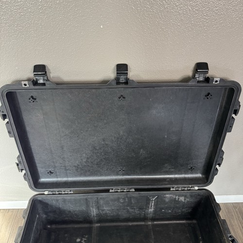 Pelican 1650 Rolling Hard Case Store Protection Black Interior 28.57x17.52x10.65 - Picture 10 of 10