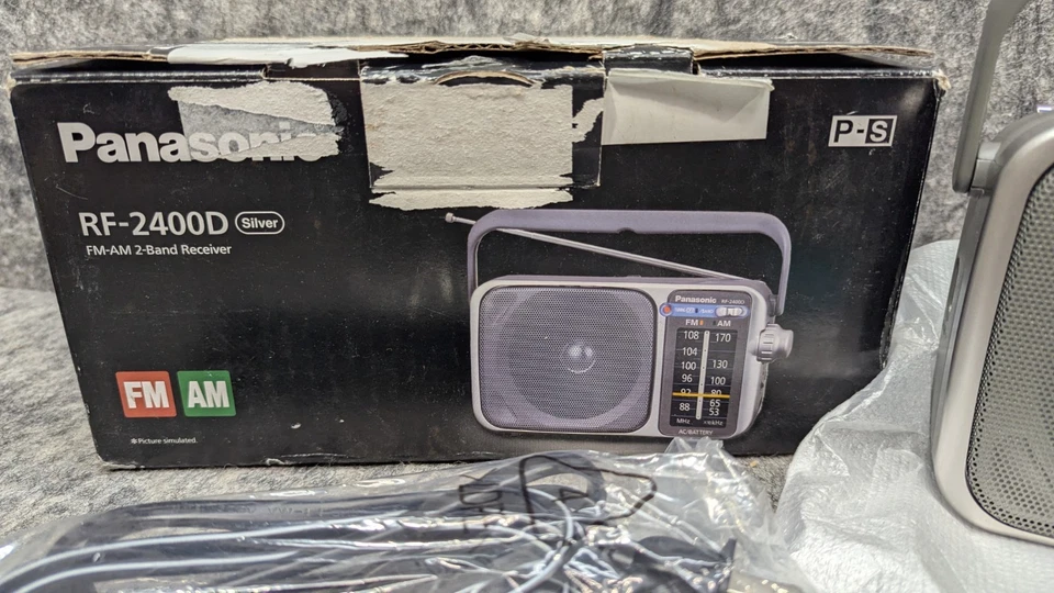 Portable AM / FM Radio Battery Operated Analog Radio AC Powered Silver RF-240 - Image 2 of 4