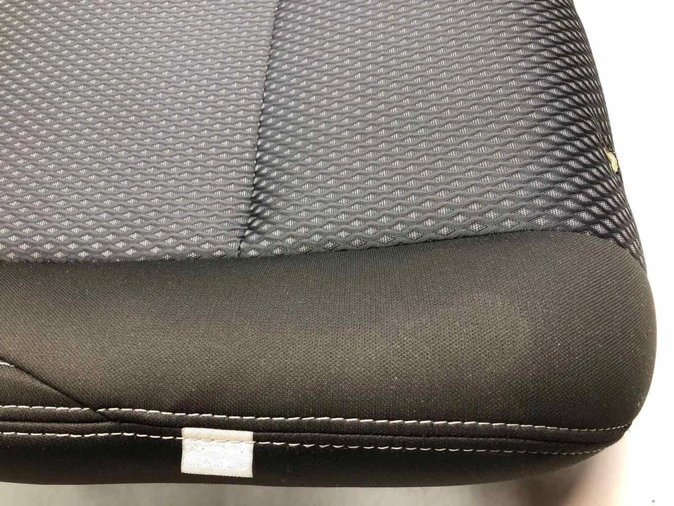 Cojín de asiento manual superior negro conductor delantero izquierdo Mitsubishi Outlander 2016-2018 Foto 2 de 4