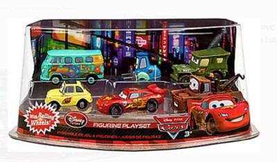 DISNEY Pixar Cars Figurine Lightning McQueen Pit Crew DISNEY Pixar Cars Figurine Lightning McQueen Pit Crew