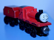 Thomas  Friends Wooden Railway James Flat Magnet Staples V2 Train Tank GUC