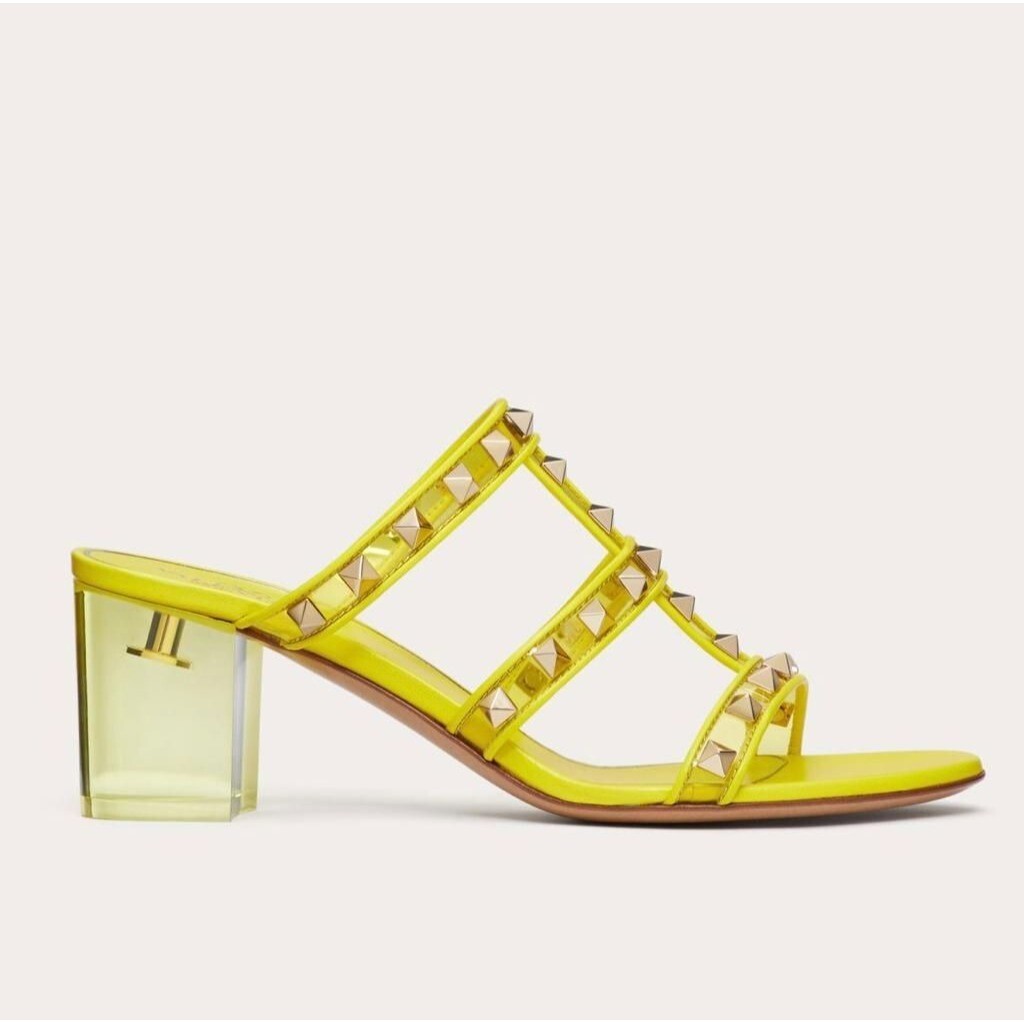 シューズ・サンダルその他 VALENTINO Woman Heeled sandals Yellow Cream 6W2S0C47VOD I16 VALENTINO Garavani Yellow Platinum Rockstud Open Toe Plexi