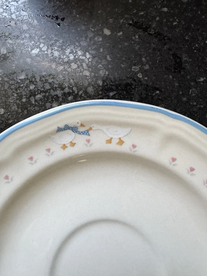 Juego de 4 tazas y platillos de gres ladrillo Aunt Rhody Blue Bow Goose Foto 4 de 4