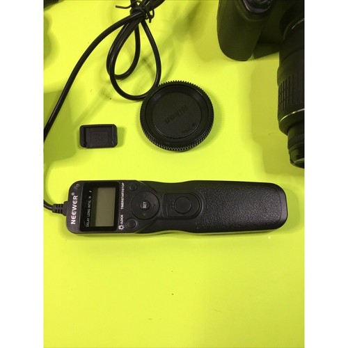 Nikon D5000 W/ 2 Kit Lenses and Accessories - Picture 4 of 12