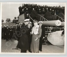 GENERAL DWIGHT EISENHOWER Greets Admiral Gardner Vtg. 1940s Military Press Photo