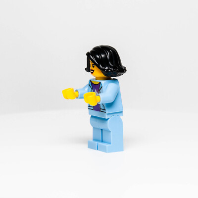 NEW LEGO Lunar New Year Minifigure Woman w/ Blue Jacket from