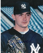 TERRY MULHOLLAND   NEW YORK YANKEES   ACTION SIGNED 8x10