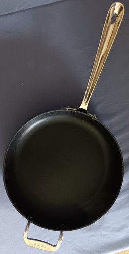 All Clad Non-Stick Pan Set 4 Qt Sauce Pan and 8" Saute Pan With Lids - Picture 8 of 11